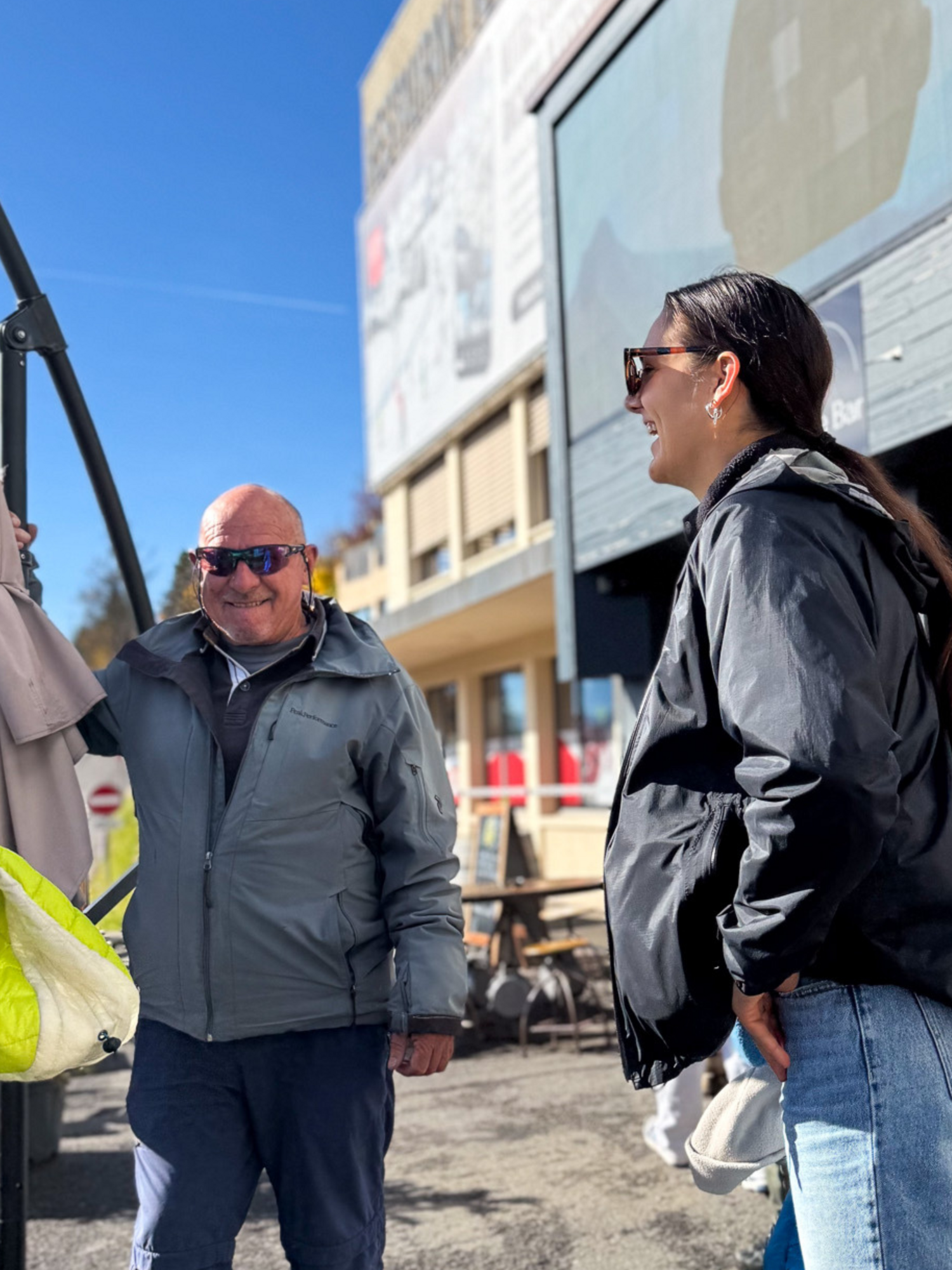 Ein freundliches Treffen am Start der Gondeln
