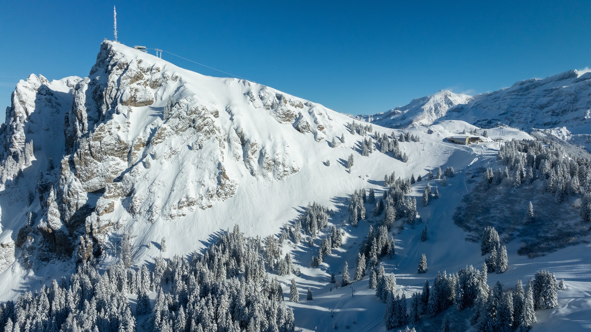 First Tracks – Les premières traces du vendredi matin à Villars