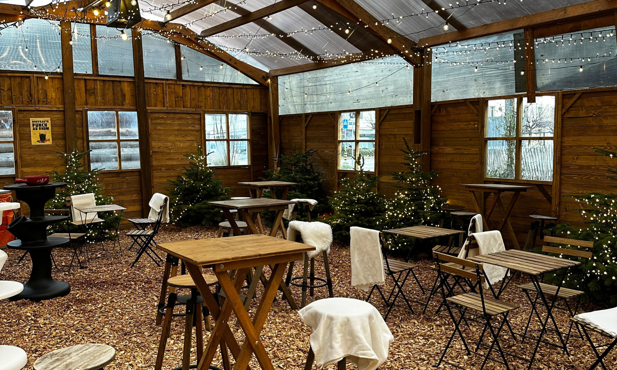 Der Marktplatz von Aigle ist bereit, Sie in einer gemütlichen Atmosphäre zu empfangen.