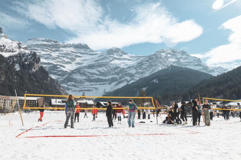 Snow volleyball in Les Diablerets