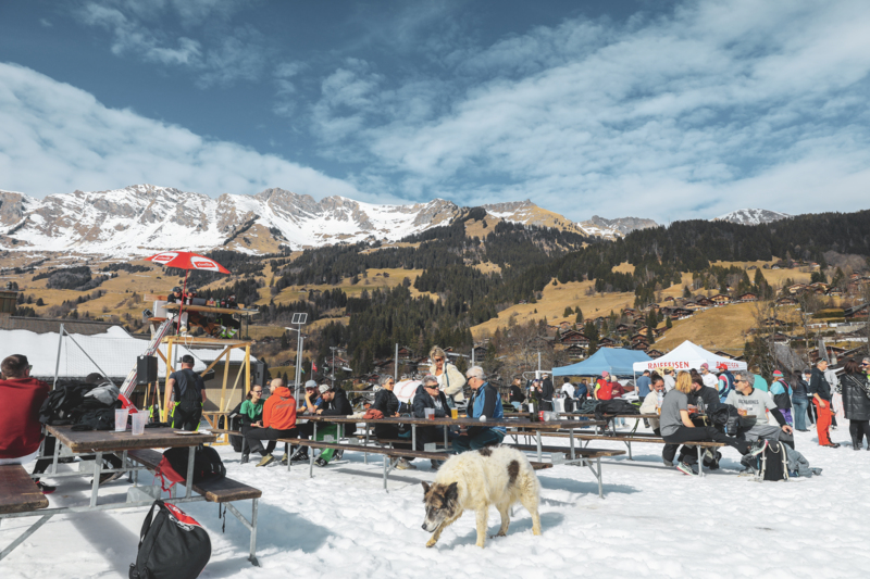 Snow volleyball in Les Diablerets