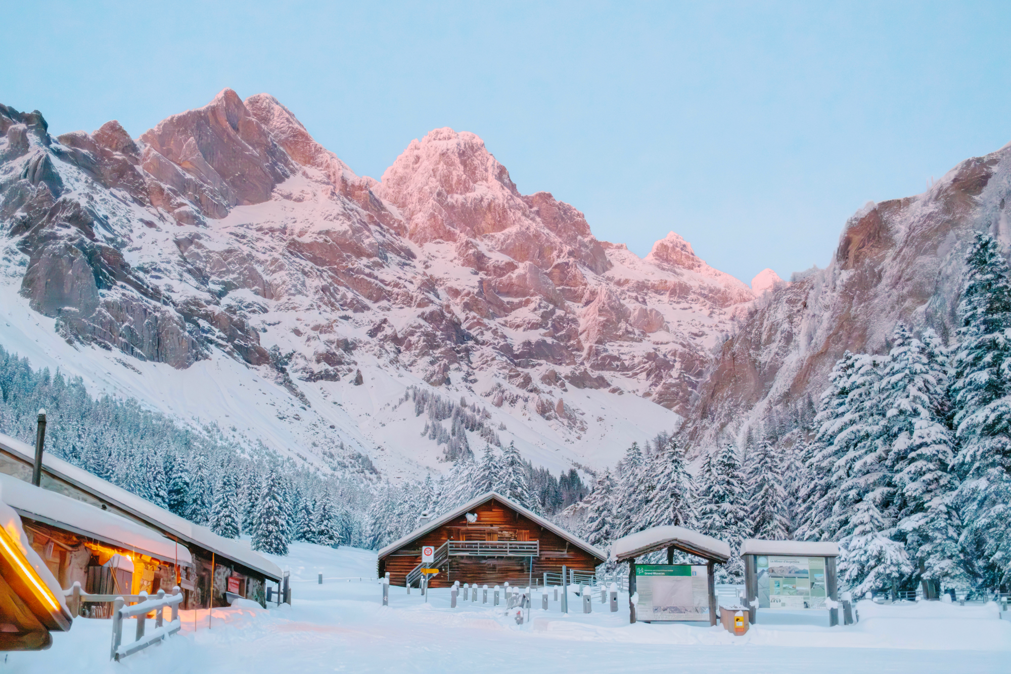 Nos Curieux Voyageurs - Maxime Vallée