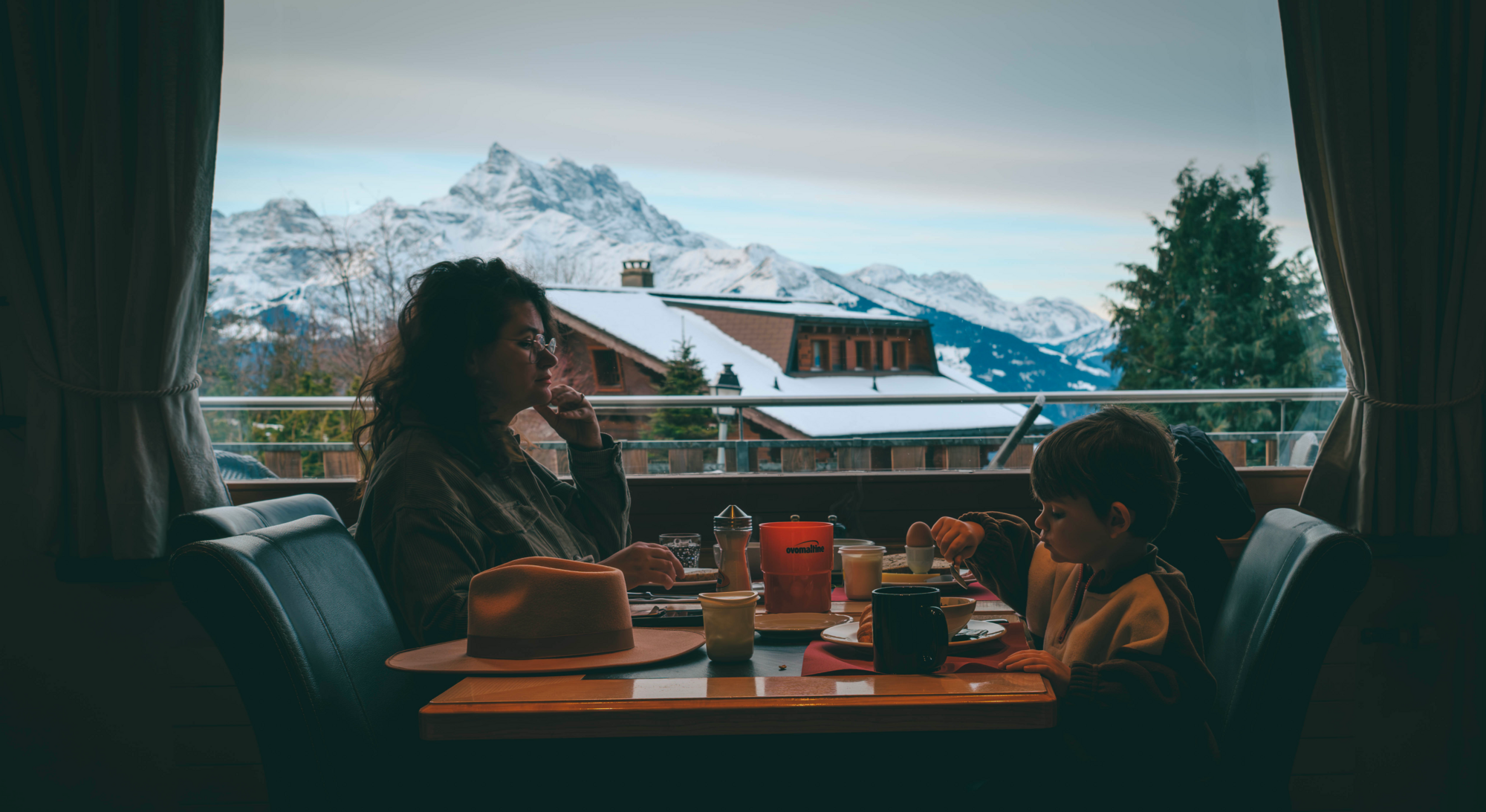 Family breakfast at Hôtel Alpe Fleurie