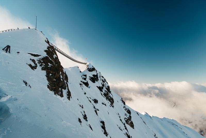 Vom Gipfel der Waadtländer Alpen die Berglandschaft geniessen