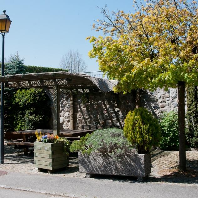 Gedeckter Picknickplatz