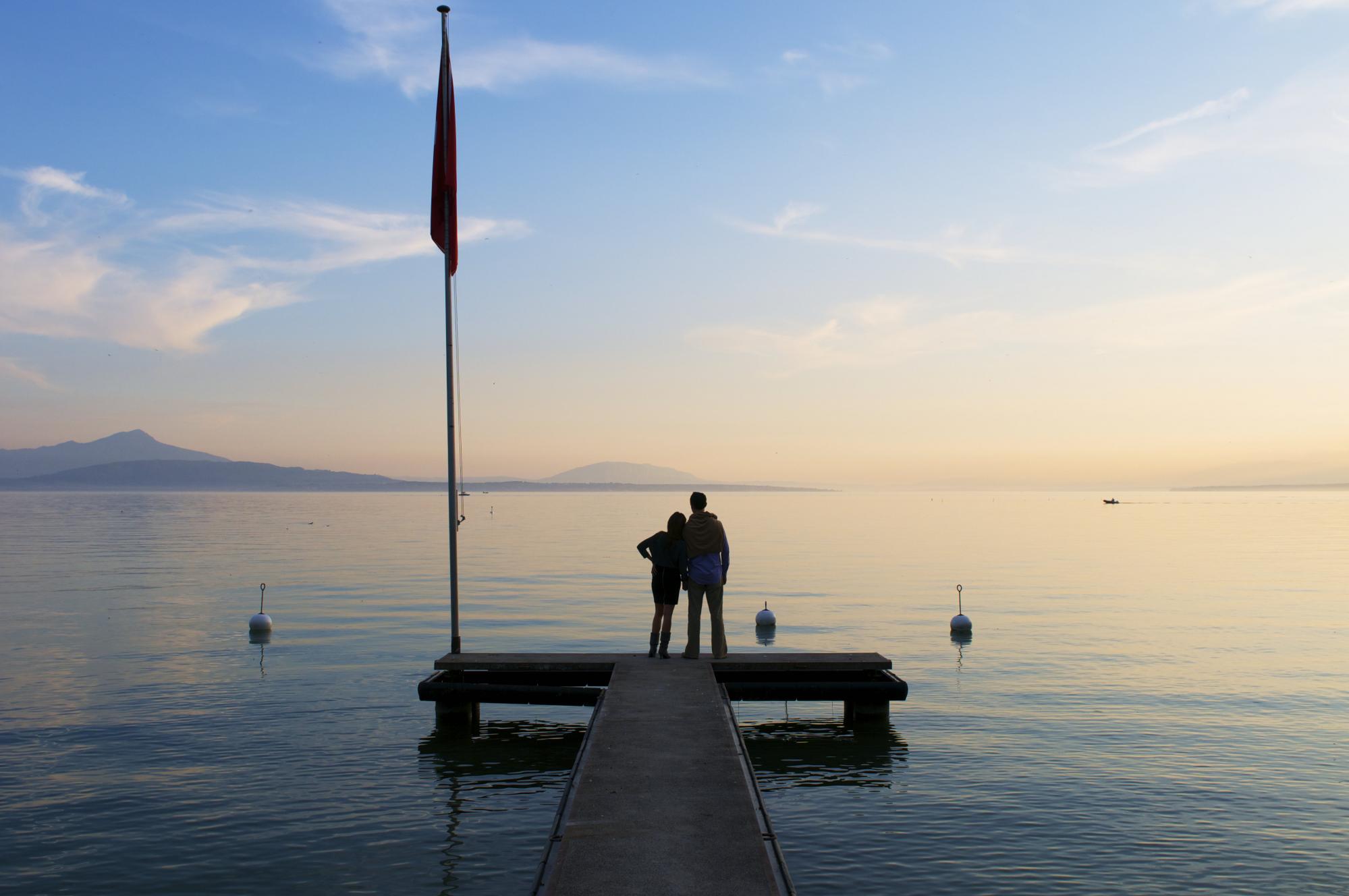 Lac Léman - ponton couple crépuscule