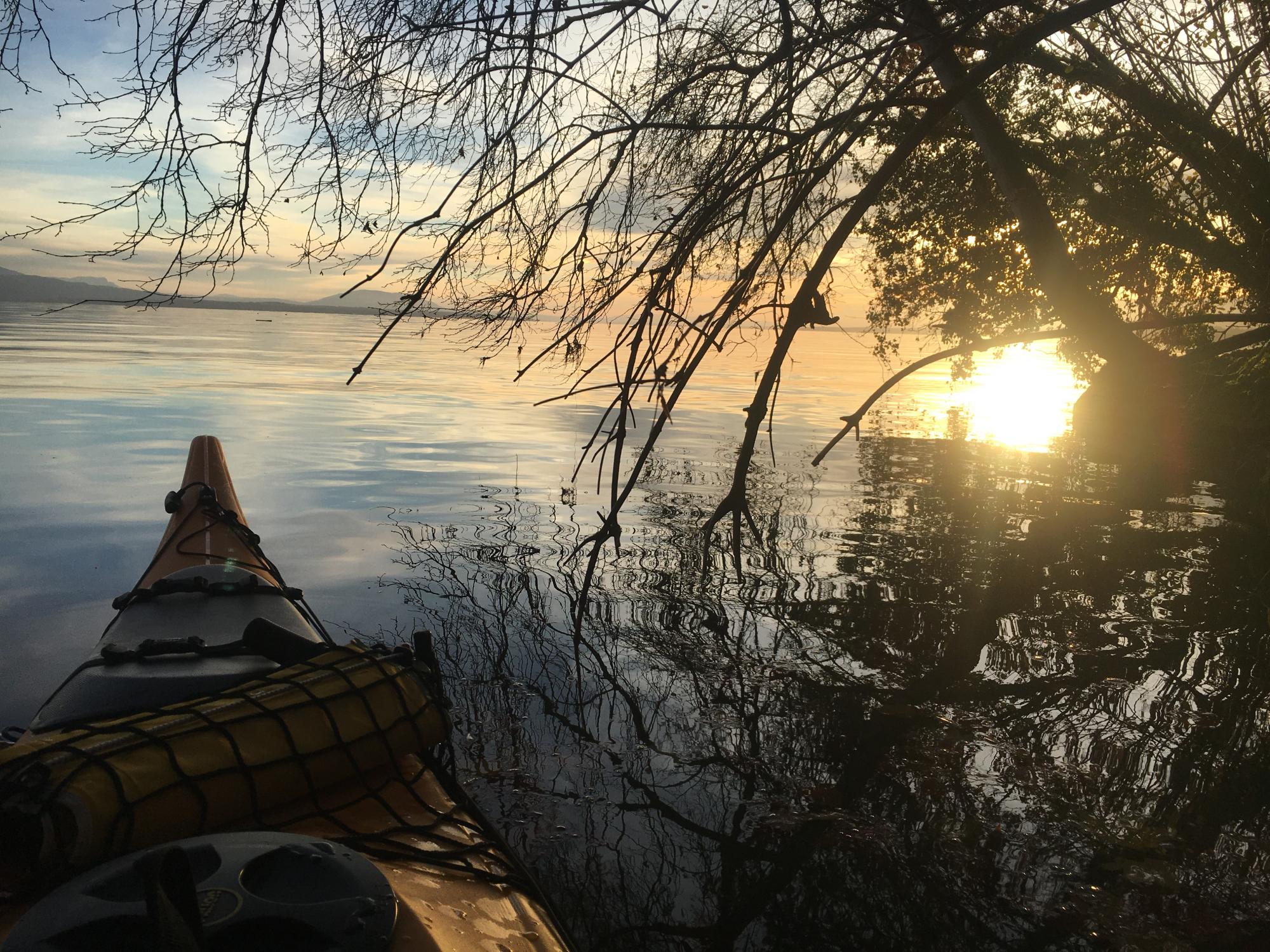 Kayak et lever du soleil_©John Following