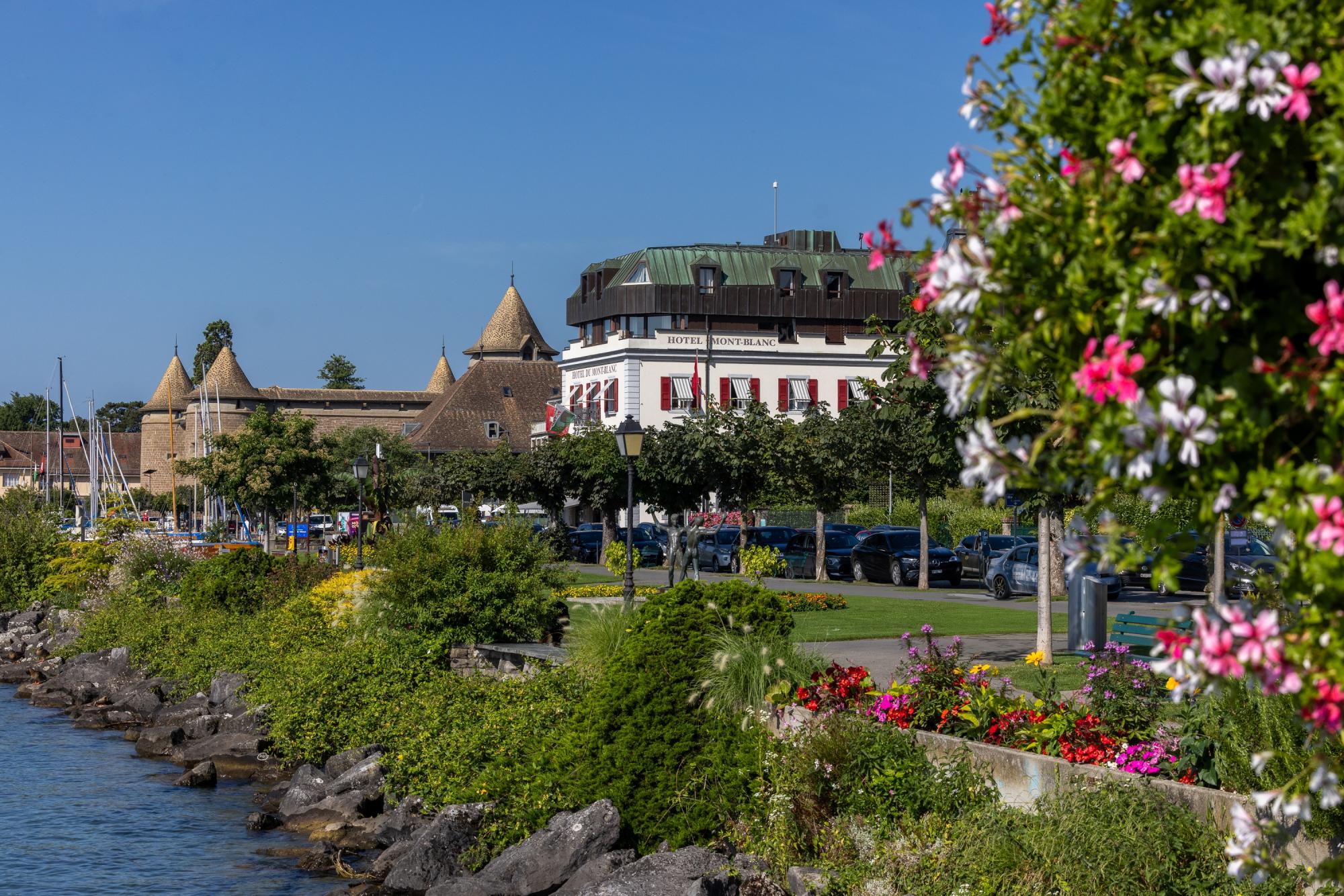 Vue Hôtel Mont Blanc Château Morges