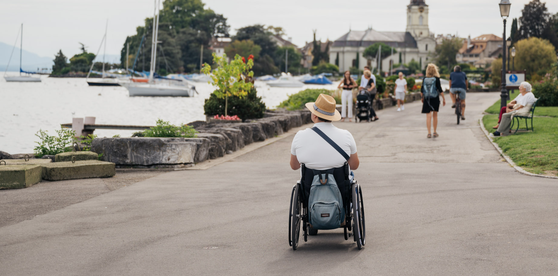 Balade chaise roulante accessibilit&eacute; Morges quais