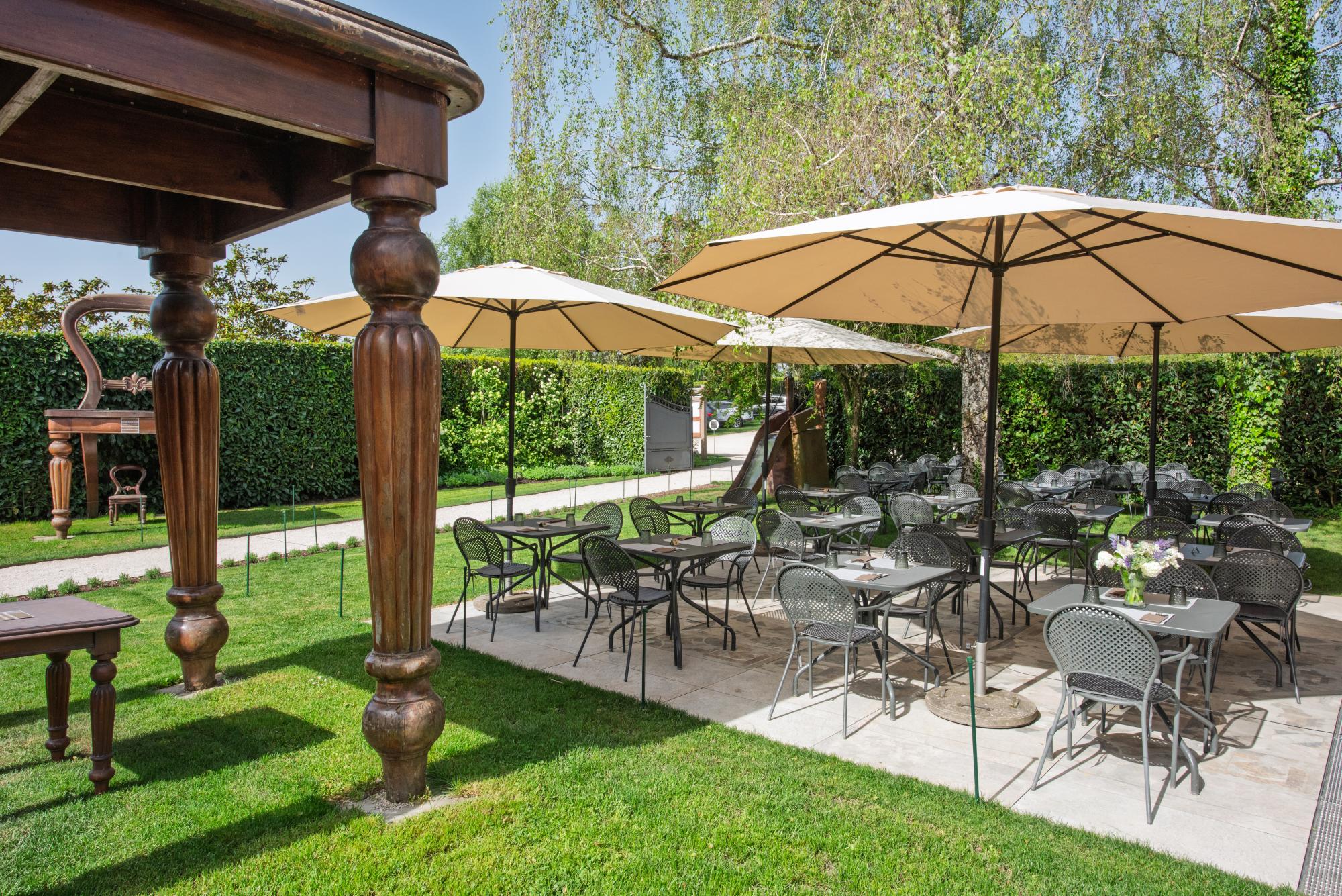 Café des Jardins Château de Vullierens