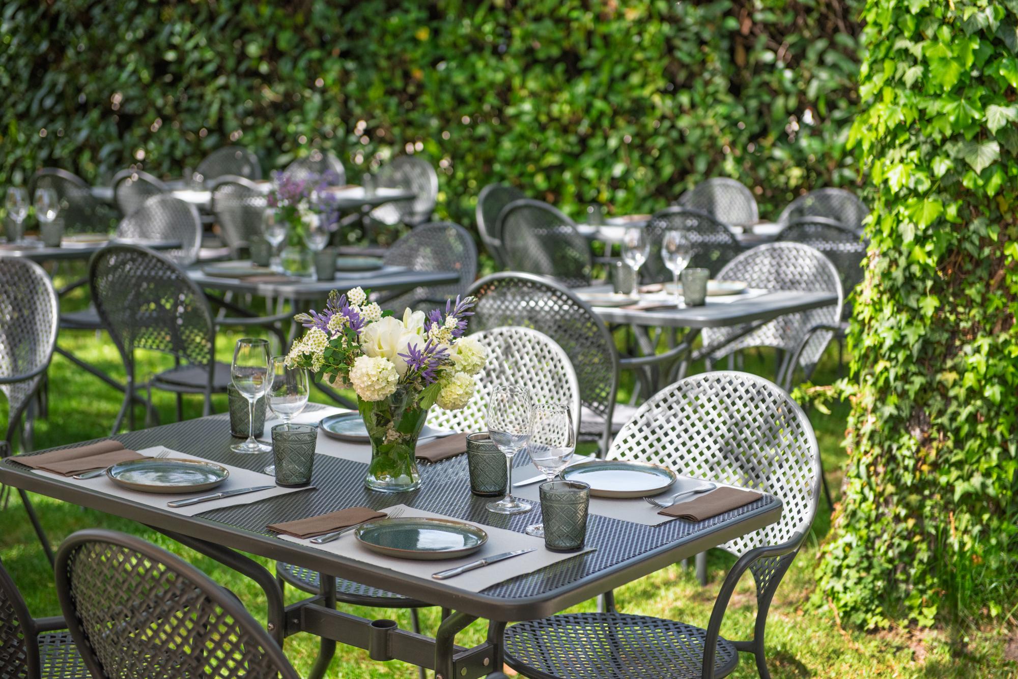 Café des Jardins Château de Vullierens