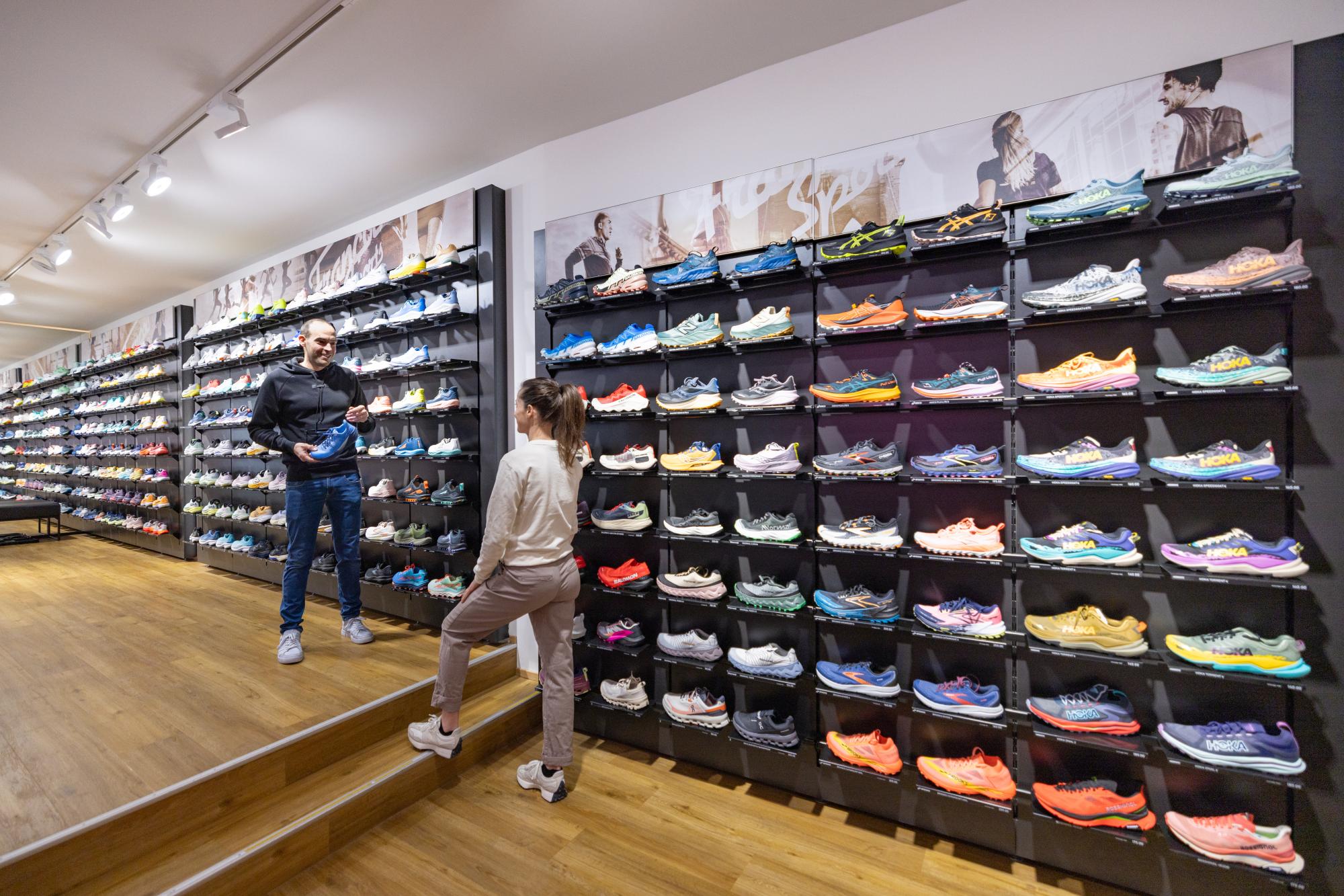 Photos catalogue running SS25-64