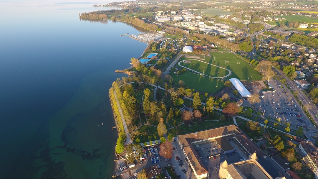 Morges vues aérienne - parc indépendance - parc des sports - piscine petit bois 2018©S.Gervasi.jpg