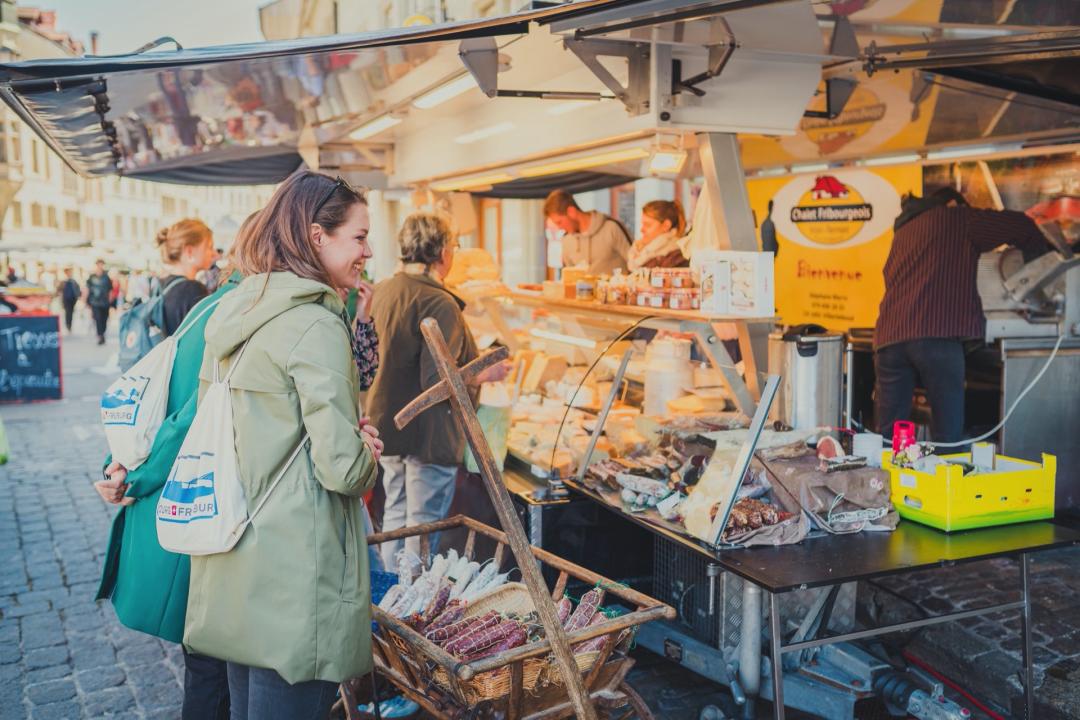 Markt Sie Sucht Ihn Aus Courtepin