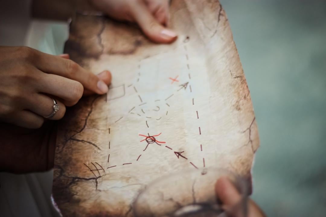 Outdoor Escape Game: The Canon’s Secret