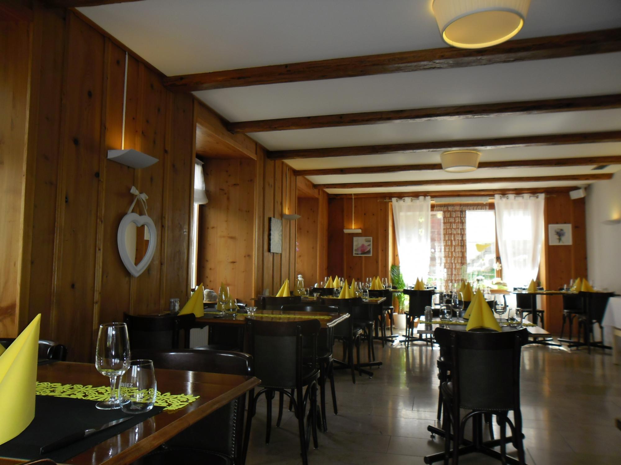 Auberge du Chasseur Fenin Neuch tel Tourisme CH Restaurant