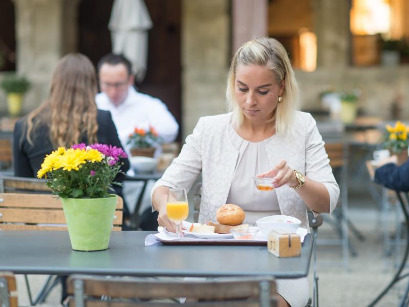 Sonntagsbrunch St Petersinsel Tourismus Biel Seeland Schweiz