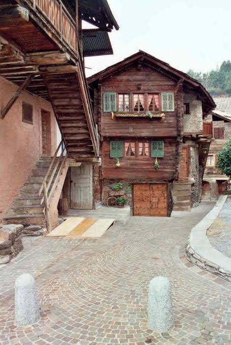 maison Tservetta.jpg