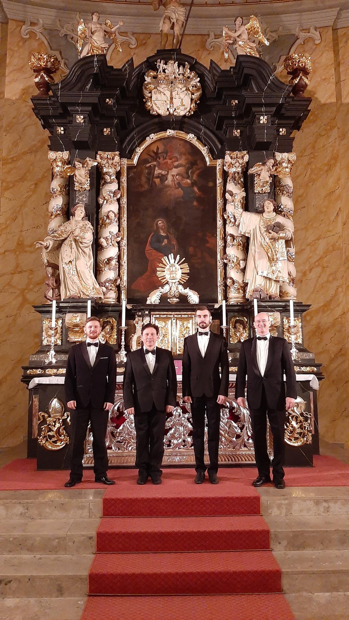 Quatuor vivat