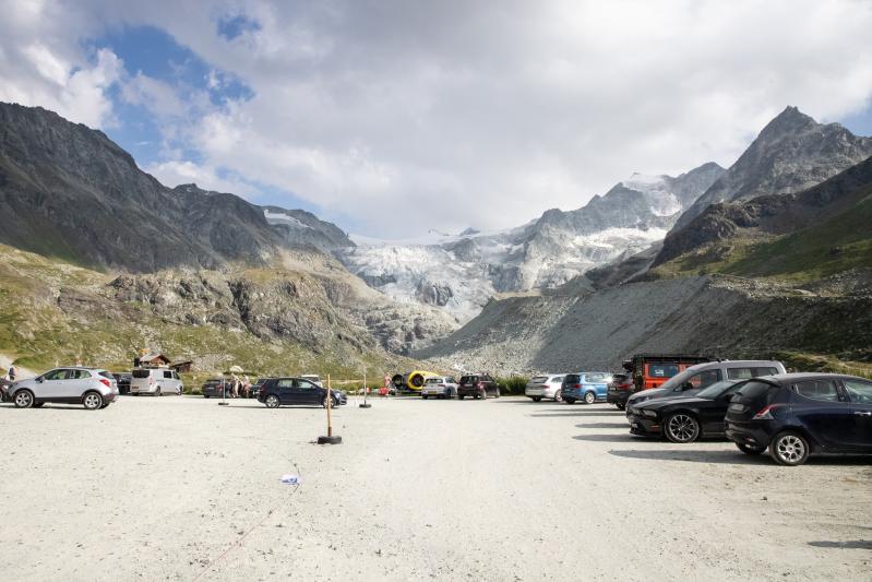 Emplacement camping-car - parking du Glacier - Moiry 2025