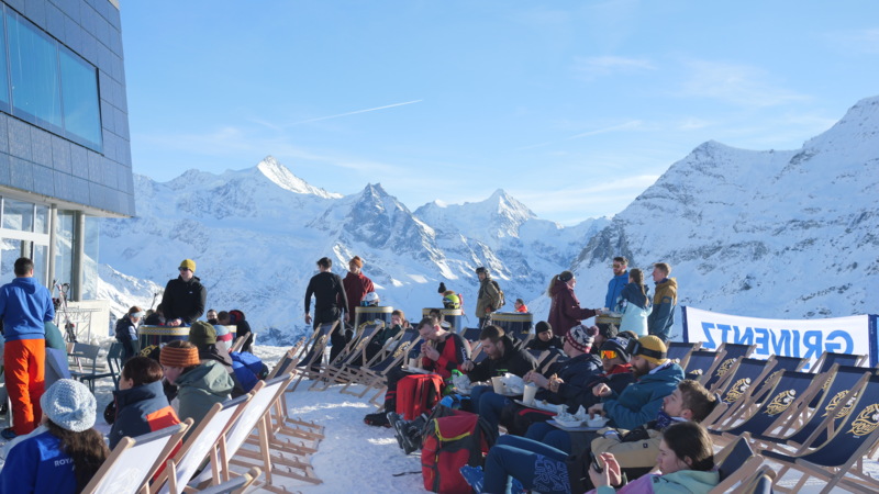 Fan Zone (Schuss Bar/Burger des Cimes)