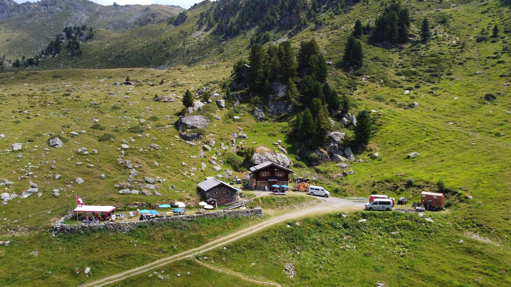 Cabane_Tsartsey_été