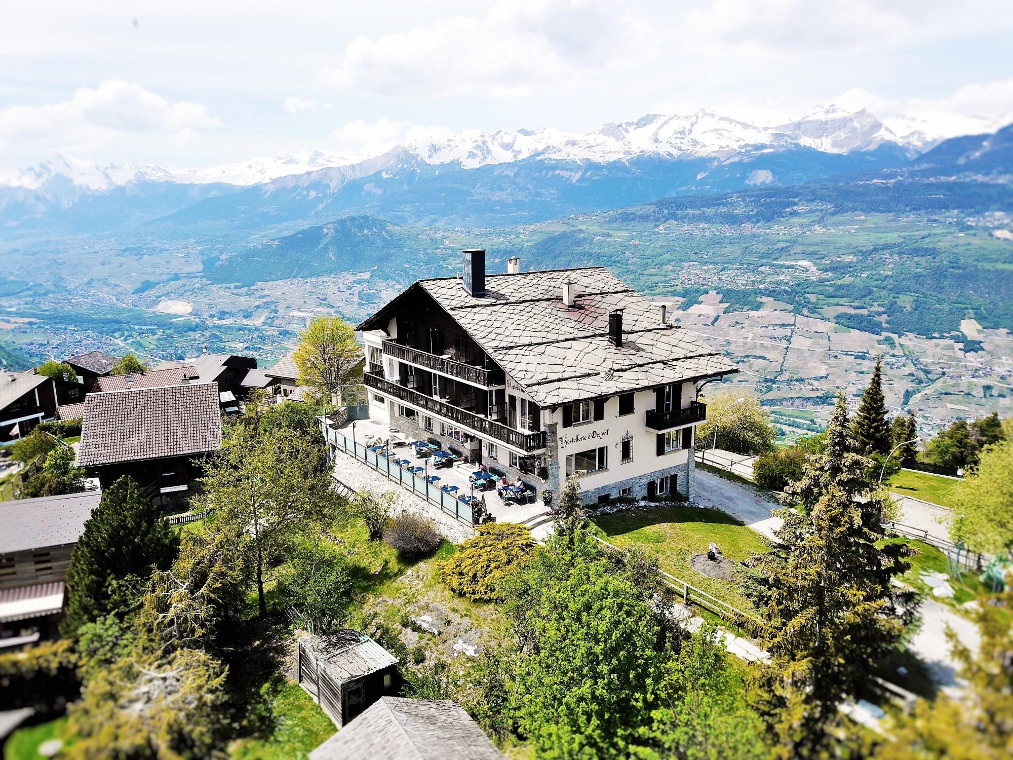 Hébergement_HostellerieOrzival_été