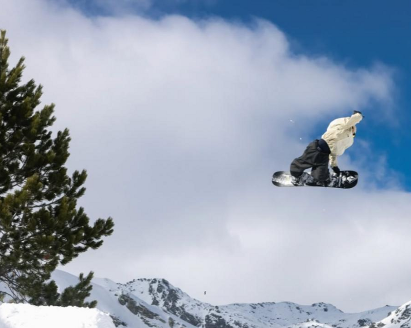 Soir&eacute;e Films Freeride White Shop