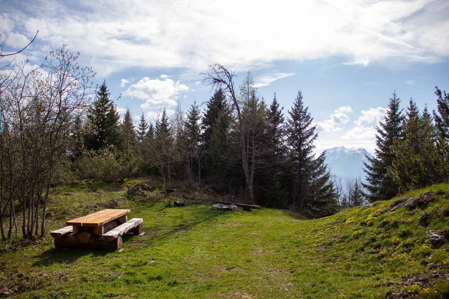 Picnic area at the Antenne