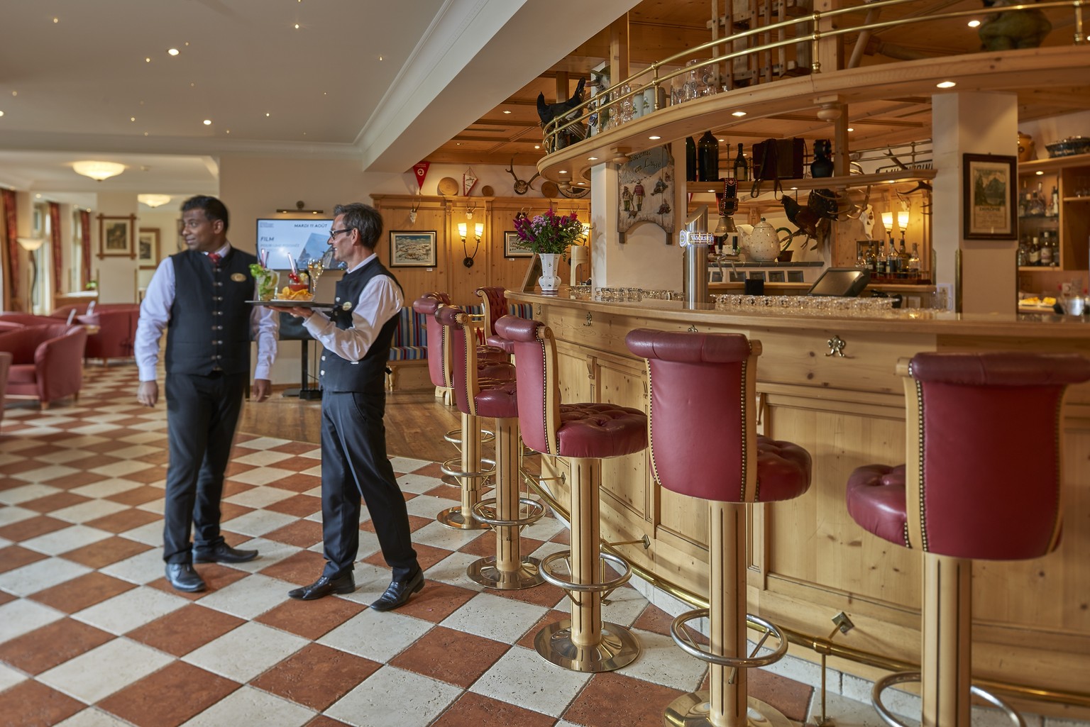 The Glacier Hotel's bar (ex Eurotel Victoria)
