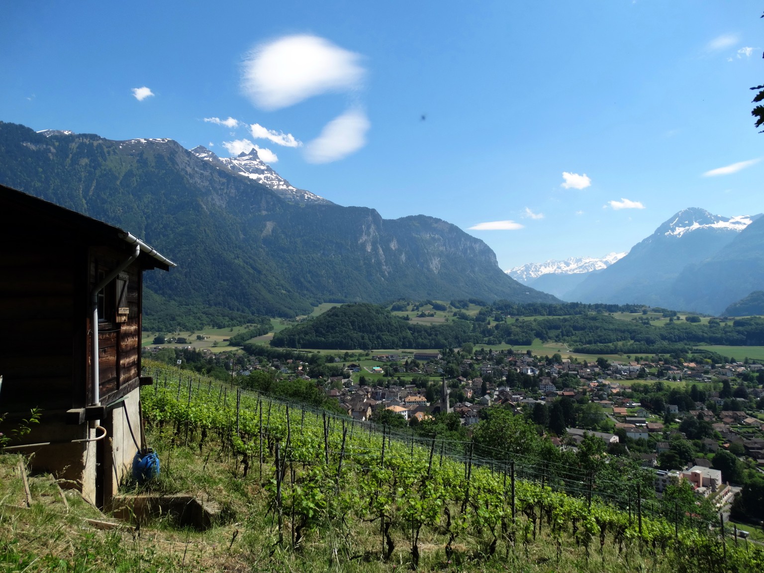 Le Montet Tour and its variant
