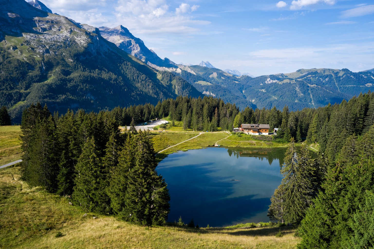 Aire de stationnement camping-cars du Lac Retaud