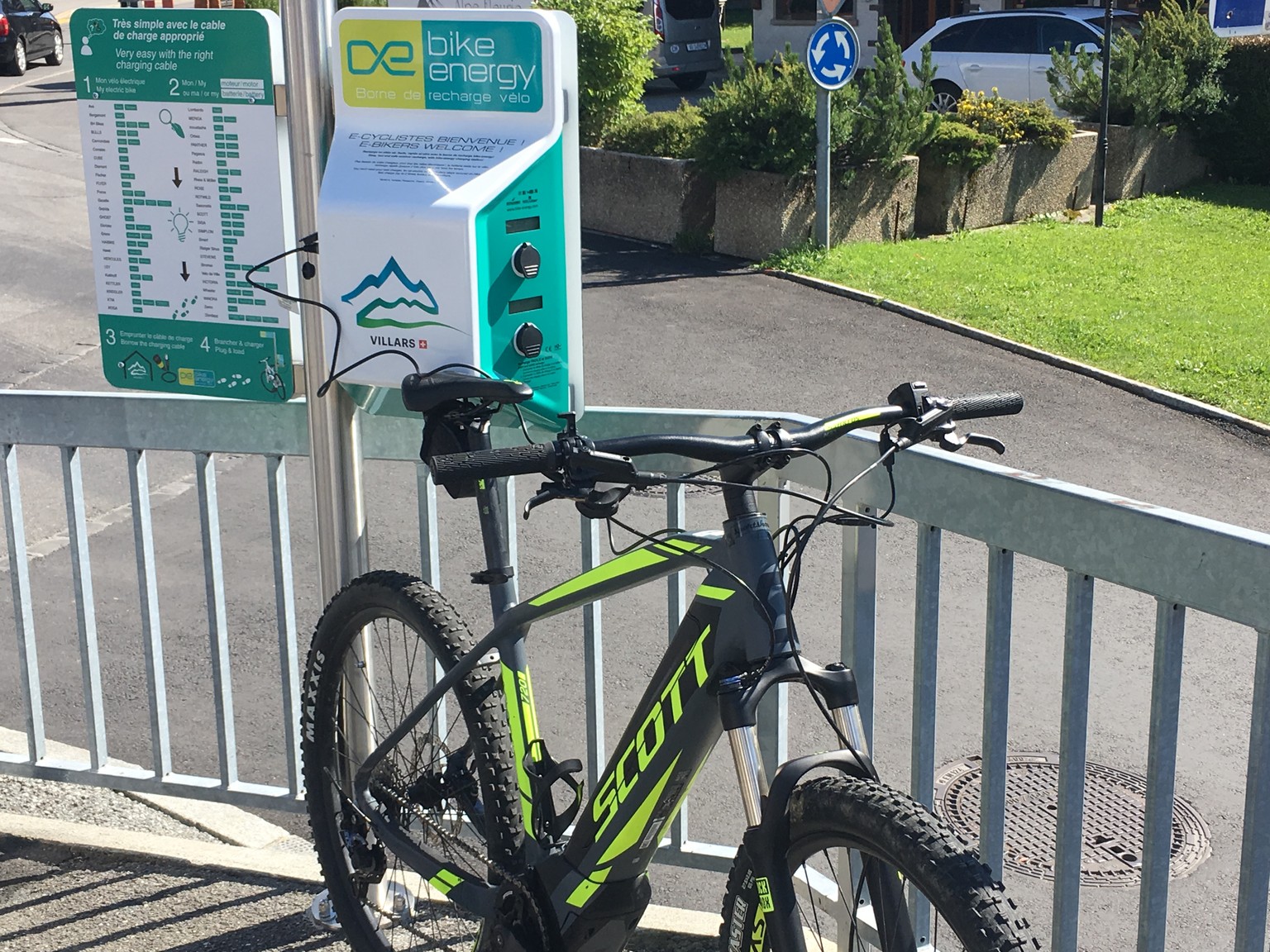 Borne e-bike - Derrière la Maison du Tourisme de Gryon
