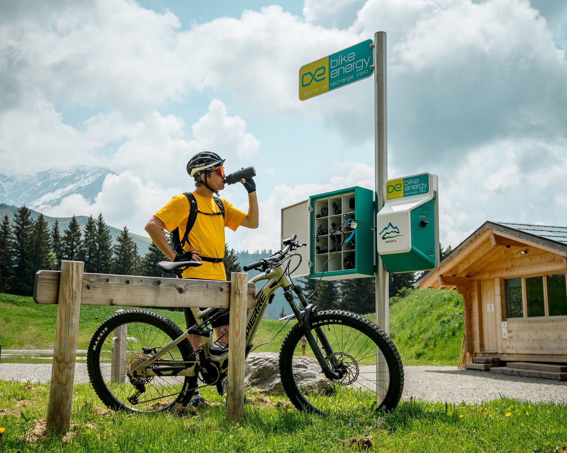 Ne jamais être à cours de batterie grâce à un large réseau de chargeur e-bike.