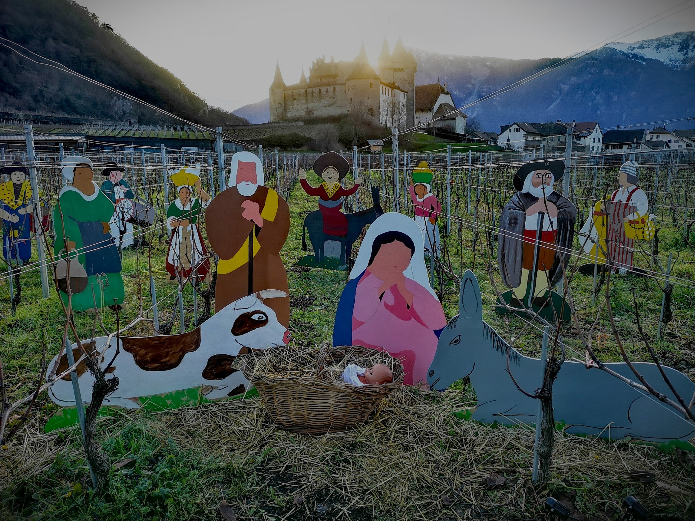 Krippe in den Weinbergen vor dem Schloss von Aigle