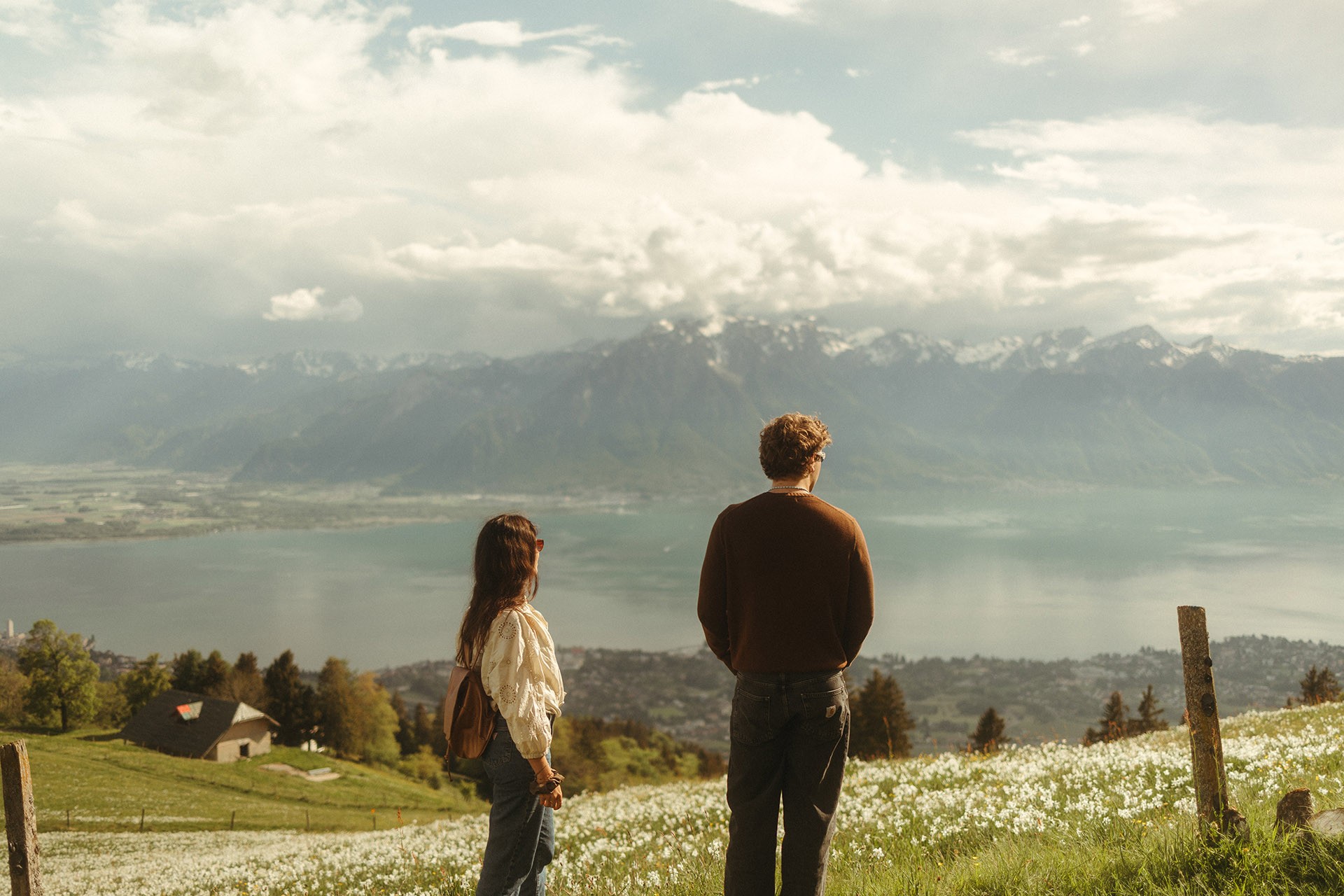 Fullscreen Header Image