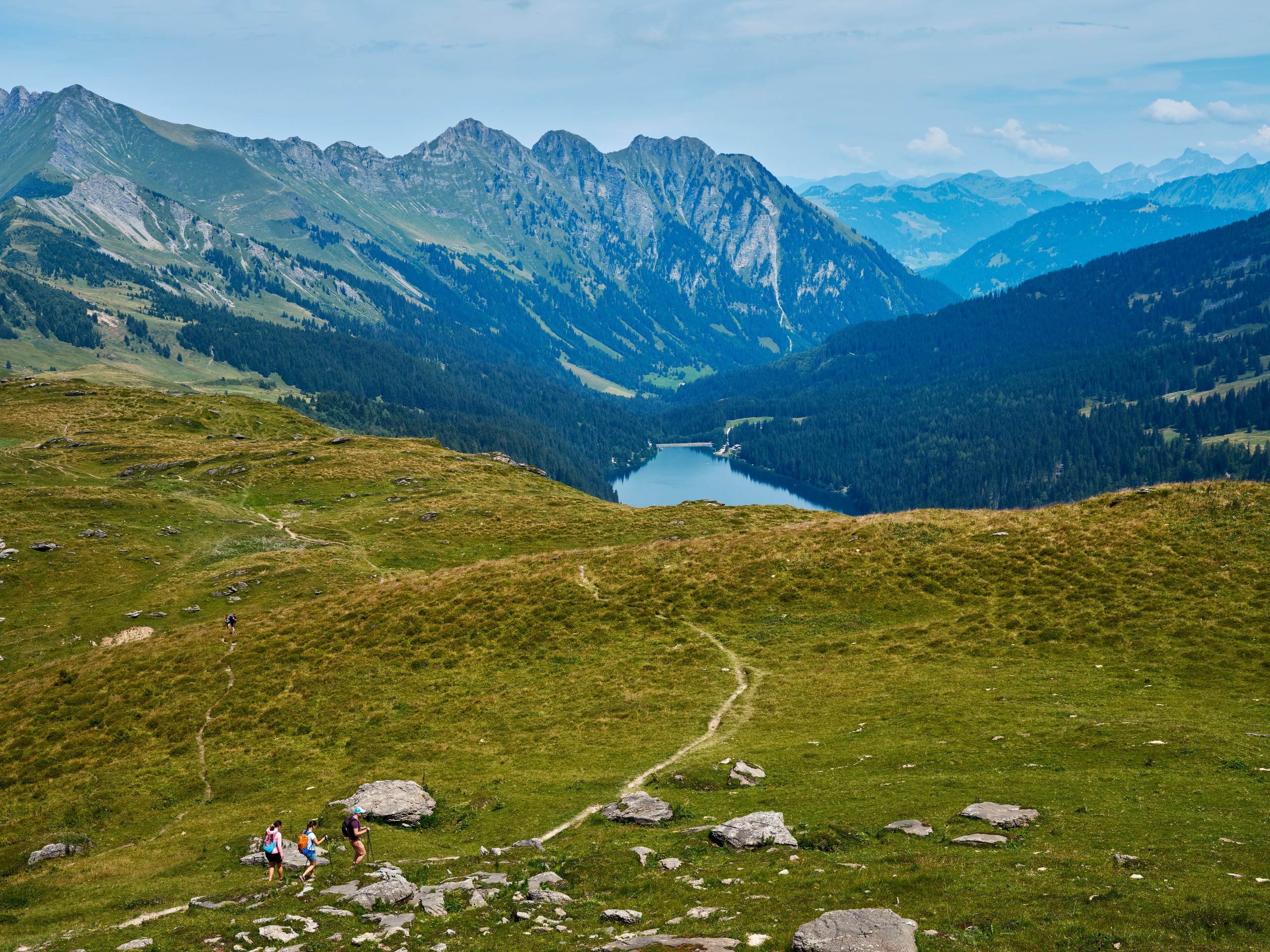 Summer hiking routes in Les Diablerets