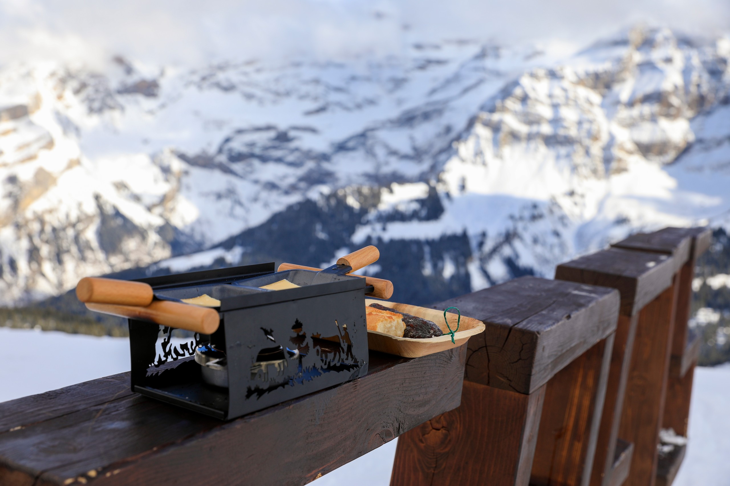 Das Raclette-Wanderkit von Les Diablerets: ein genussvolles Abenteuer zu jeder Jahreszeit